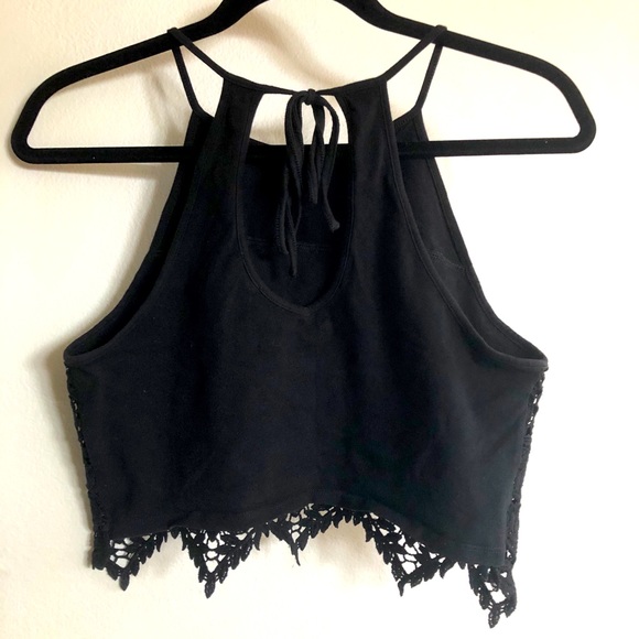 Black Halter Crop ▪️ - Picture 3 of 3